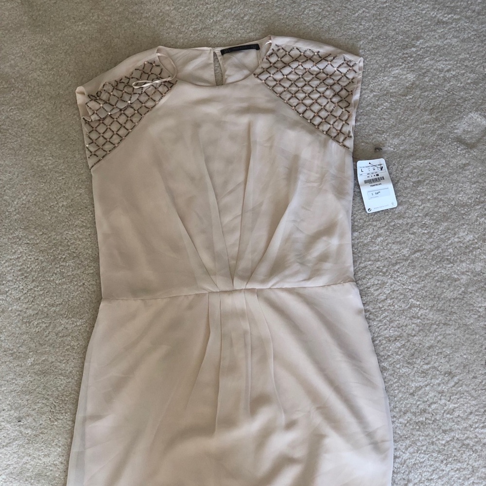 ZARA | Cream dress with embroidered cap sleeve